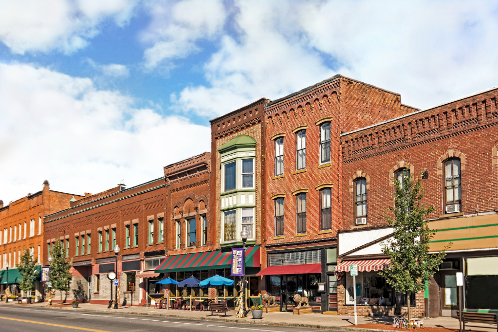 A photo of a typical small town main street in the United States of America